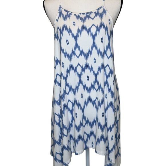 Torrid Super Soft White & Blue Ikat Print Tank Top - Size 1X - Picture 4 of 9